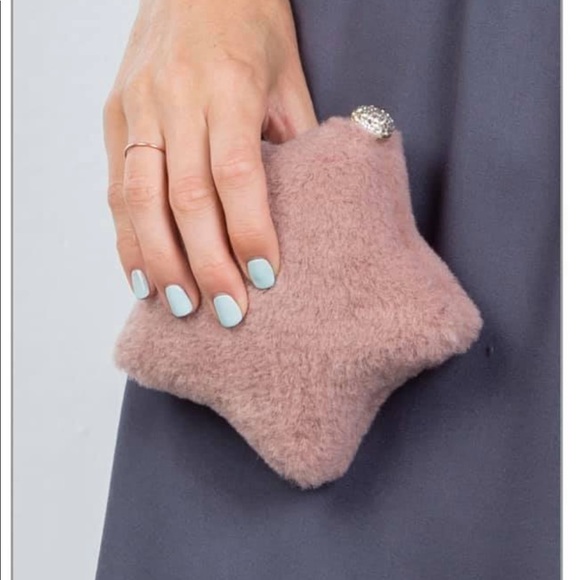 Handbags - ⭐️Star clutch ⭐️
